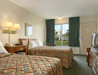 Days Inn By Wyndham Emporia Δωμάτιο φωτογραφία